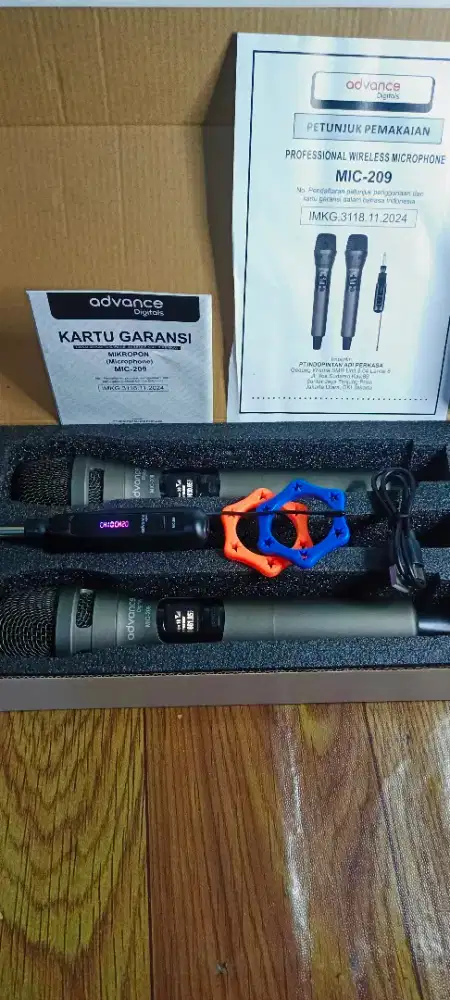 Mic wireless universal advance 209 BARU charger