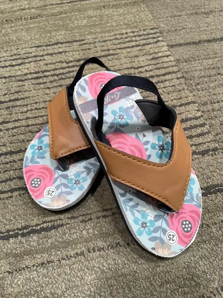 Jual sendal anak borongin aja semua
