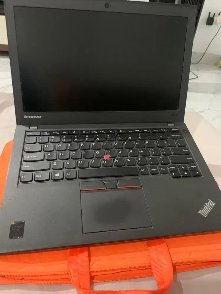 Jual lap top merk LENOVO