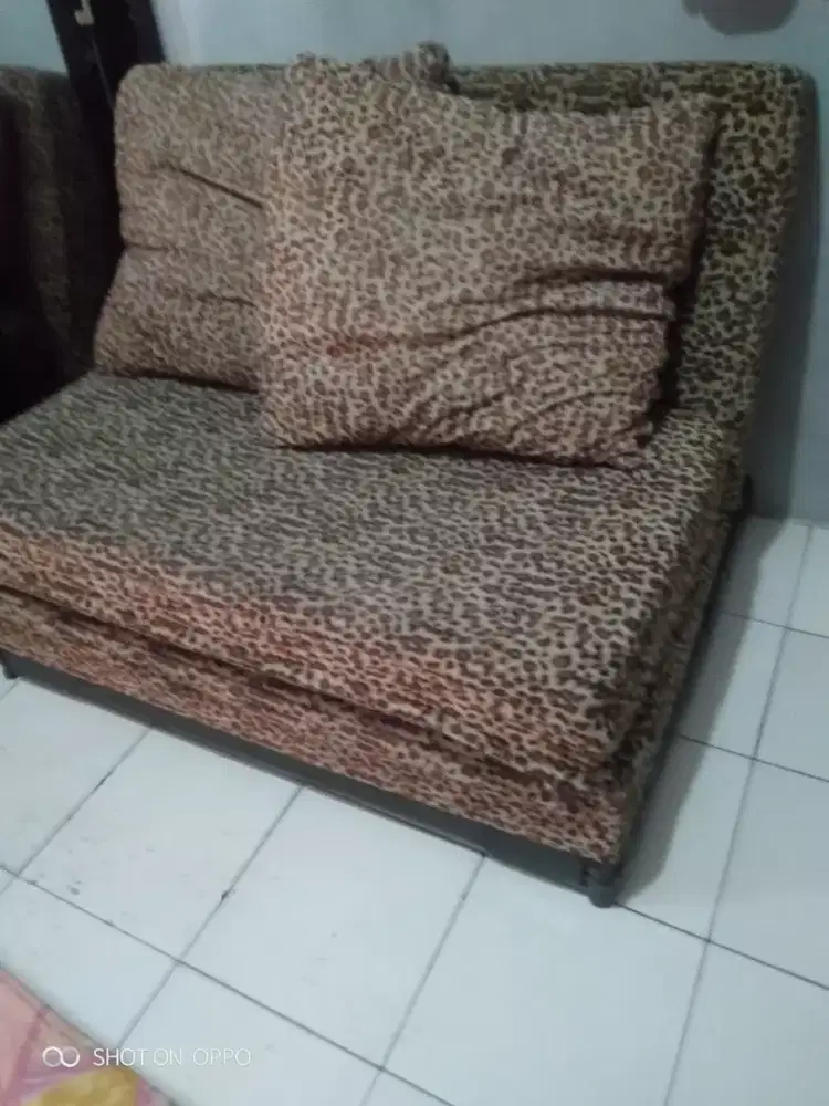 Sofabad motif macan tutul