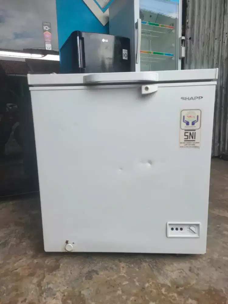 Freezer box SHARP 150 liter beku