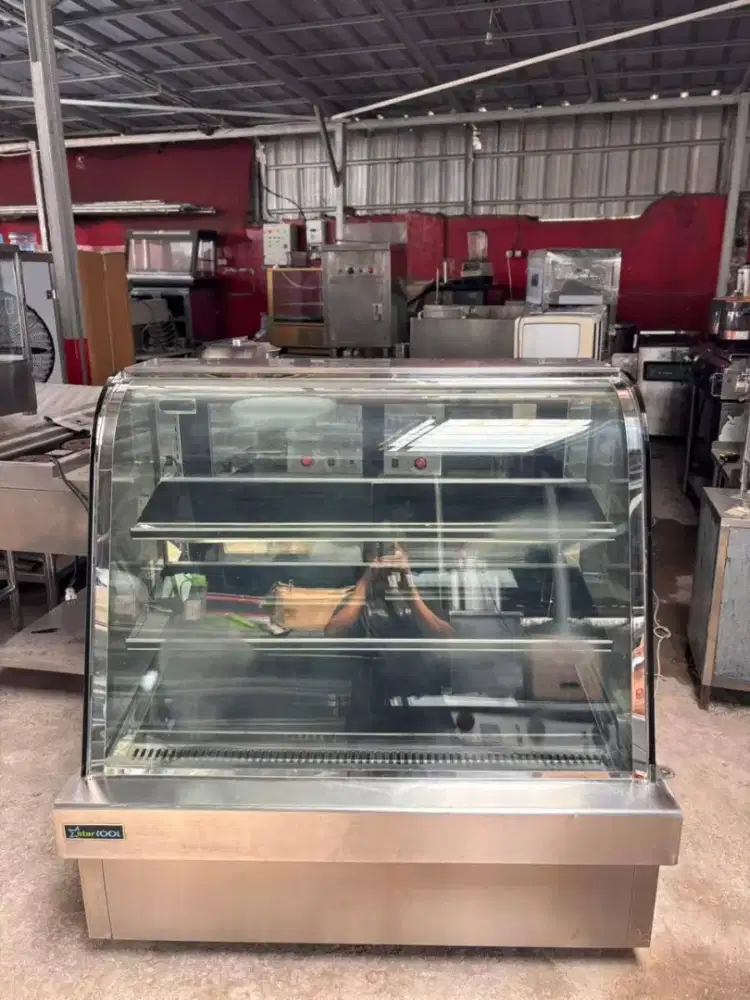 Cake showcase 
Merk starcool
Ukuran 120x75x125