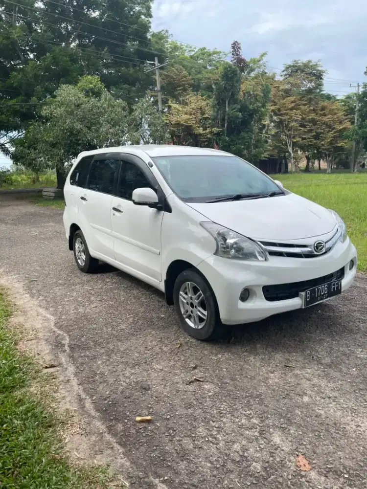 XENIA R SPORTY A/T 2012