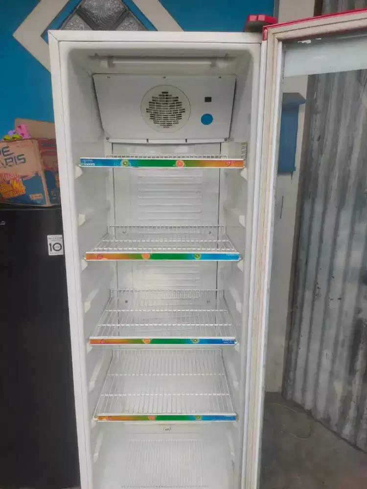 Showcase merk Sanken dijamin dingin+ garansi