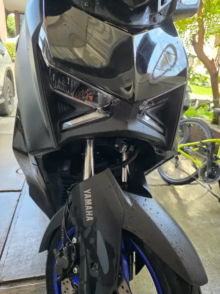 Xmax hitam abs conected 2025