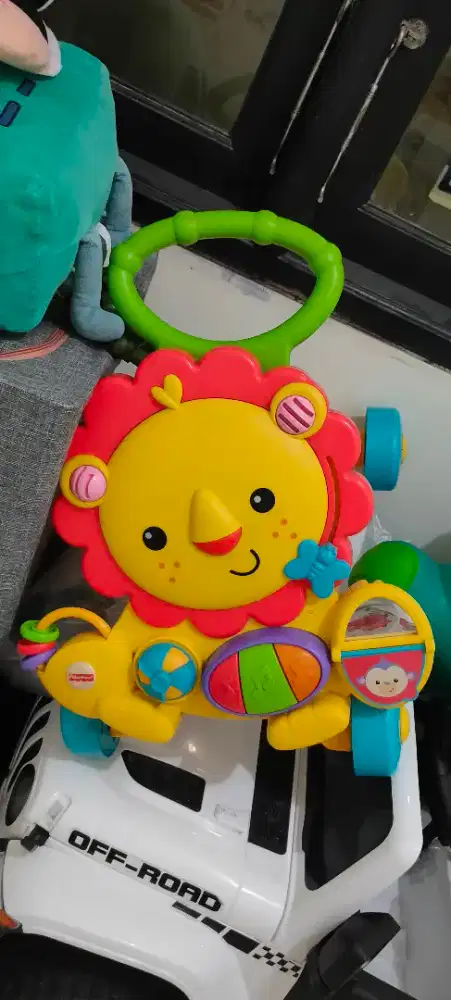 musical lion walker fisher price, belajar jalan anak