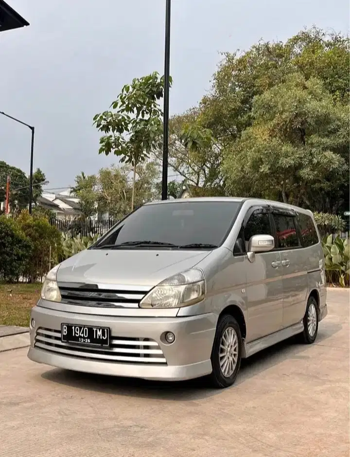 Nissan Serena 2010 Bensin