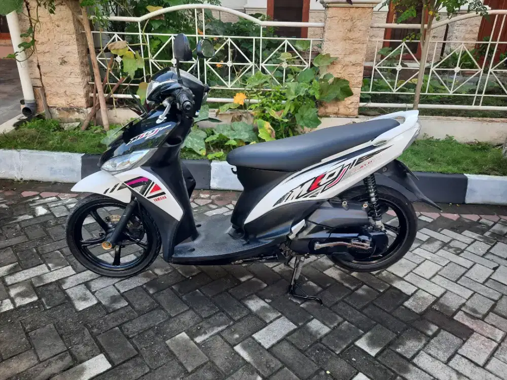 Mio J injeksi 2014 Putih Plat Jogja Pajak Telat Bodi Mulus Mesin Bagus