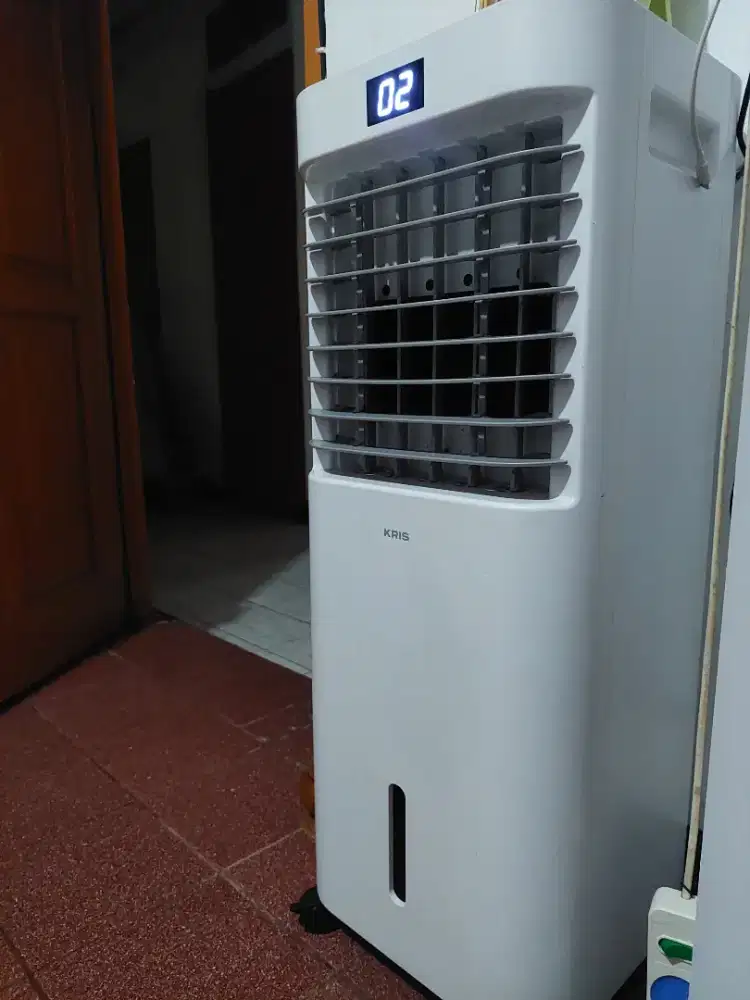 Kipas angin standing (evaporative air cooler 513cmh ice comditioner)