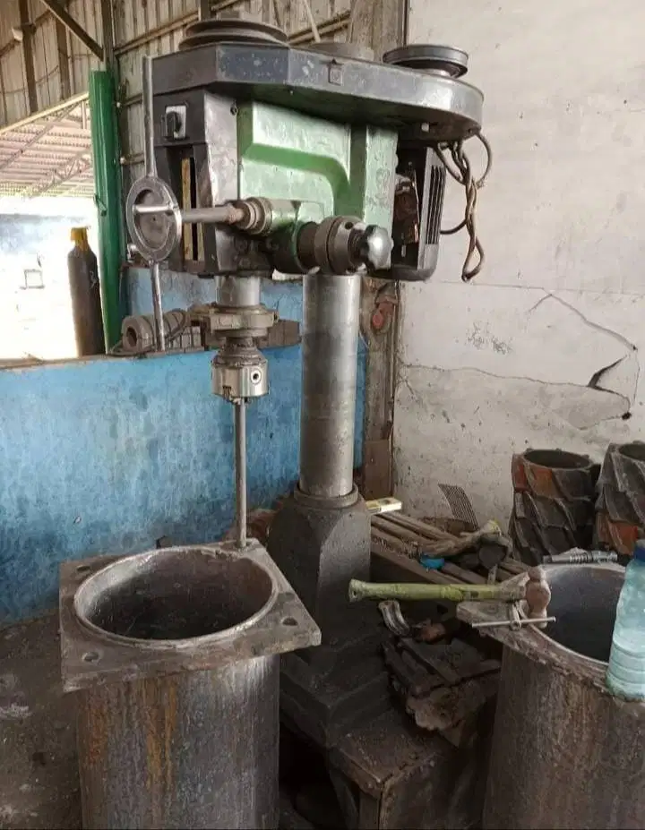 Mesin Bor Milling Multifungsi untuk Pengeboran dan Penghalusan Logam