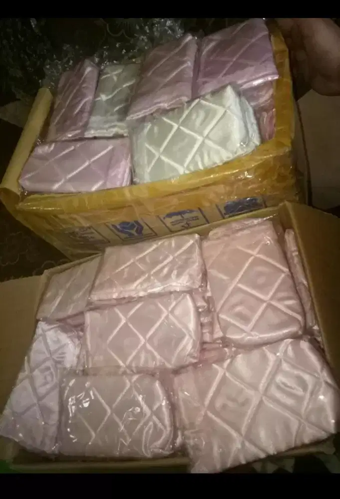 Di obral souvenir nikahan/sunatan