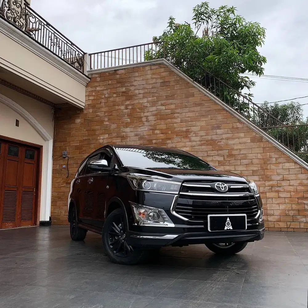 Toyota Innova Reborn Type 2.0 Venturer A/T tahun 2018