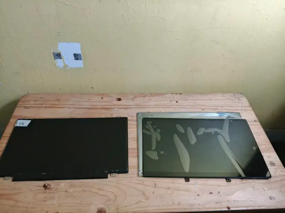 LCD LAPTOP SECOUND DAN TOUCHSCREEN BARU