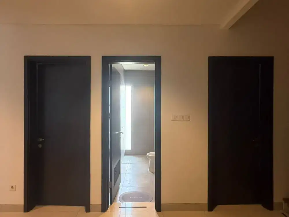 Di Jual Cepat Rumah 2LT dibawah harga pasaran Di Perumahan Wisteria, daerah Cakung, Jakarta Timur, bebas banjir,