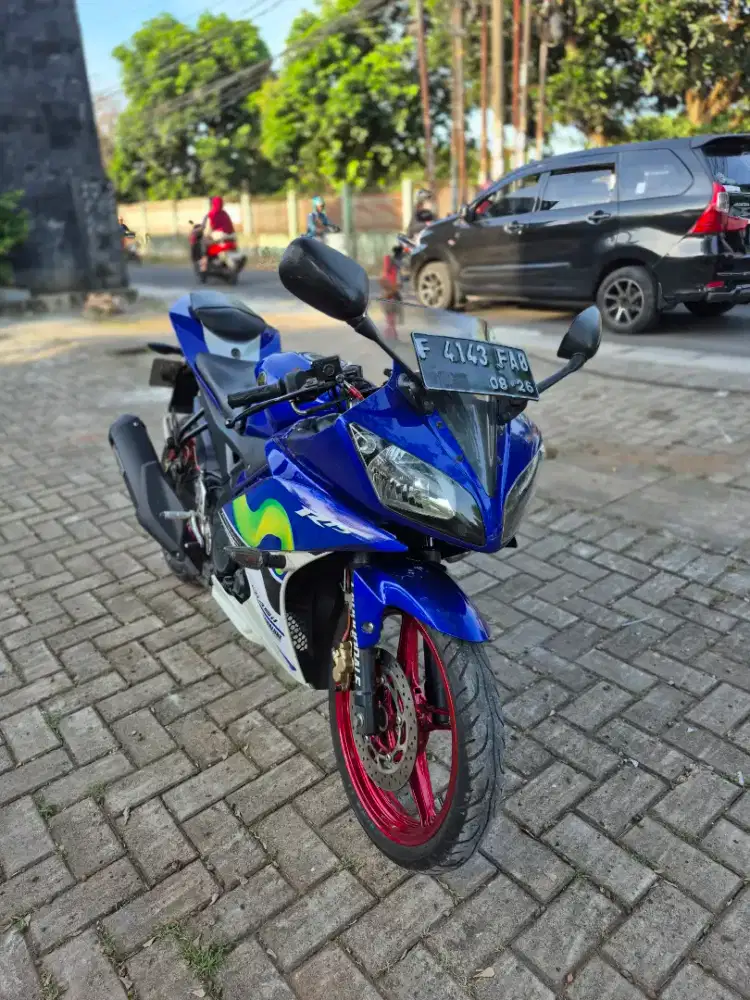 Dijual Yamaha R15 V2 tahun 2016 surat lengkap