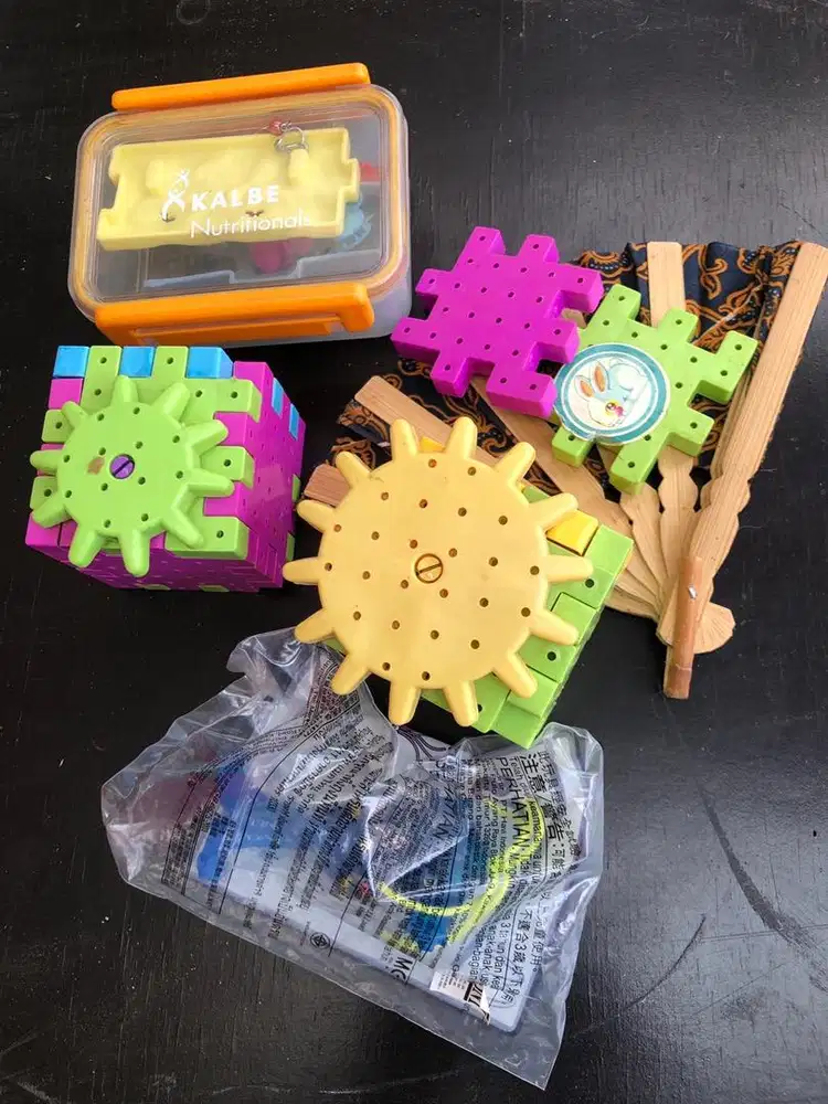 Mainan anak & kelengkapannya