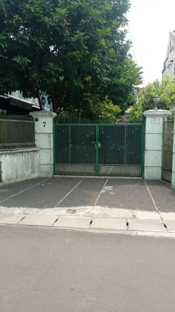 Jual tumah asri di cireundeu ciputat timur