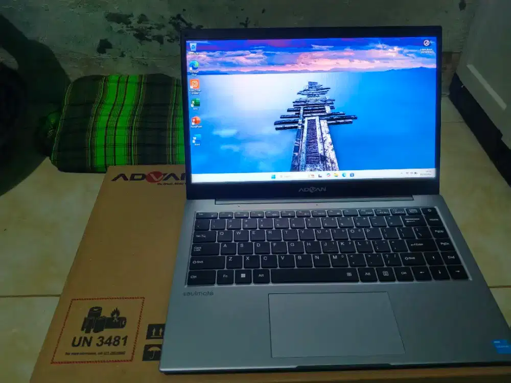 Laptop Advan Soulmate Silver
