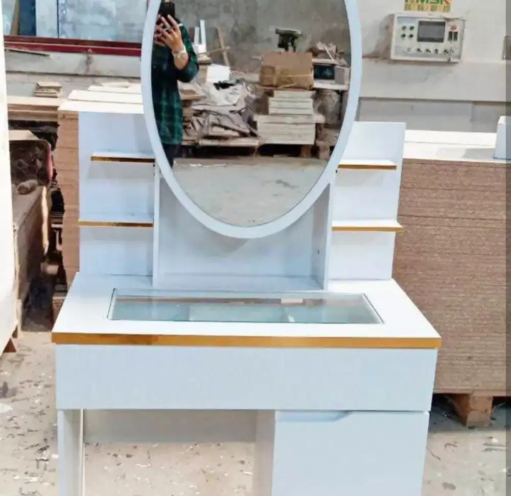 Meja Rias Minimalis Modern