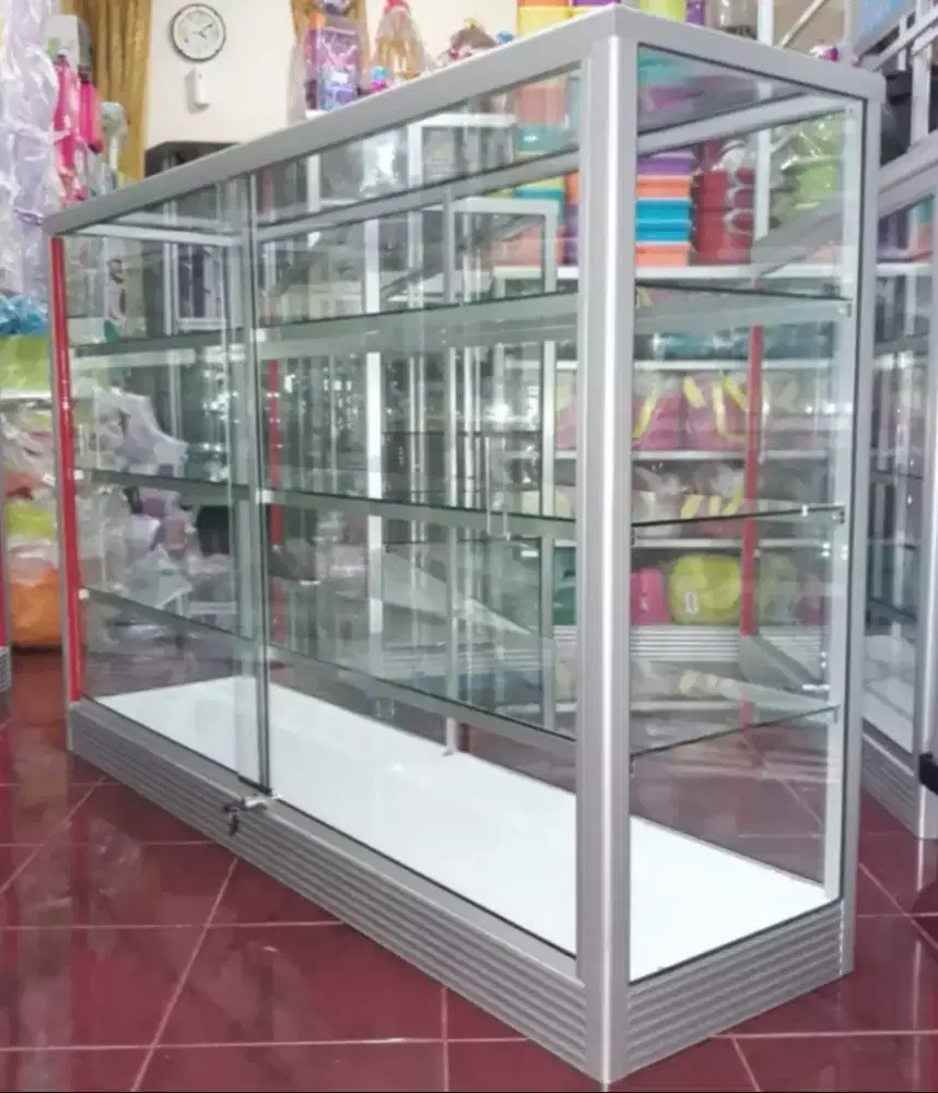 Etalase 1,5 Meter × 1 Meter Serbaguna