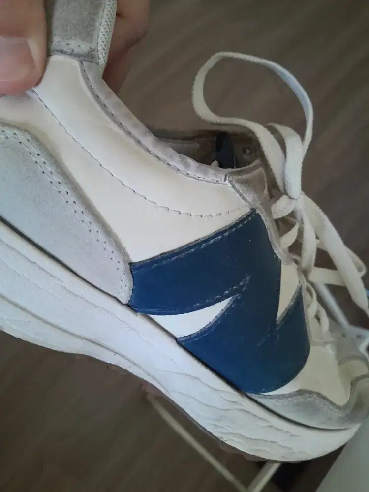 Sepatu NB 327 beige navy 95 % kondisi