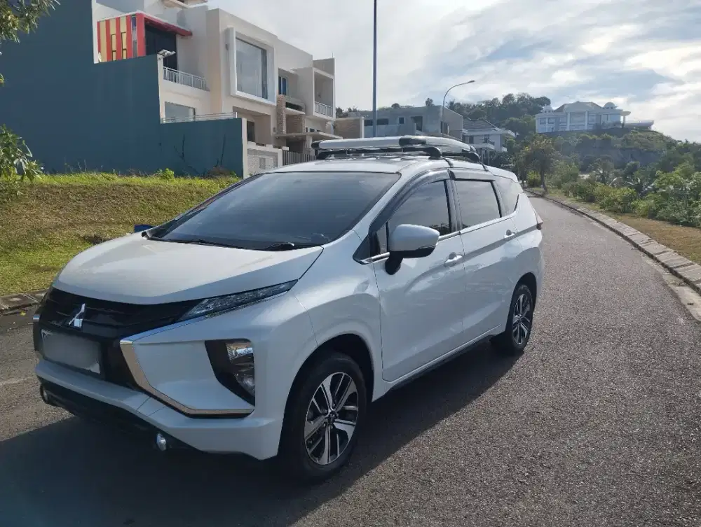 Mitsubishi Expander Like New