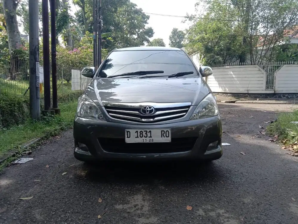 Toyota kijang Innova v matic 2010 diesel