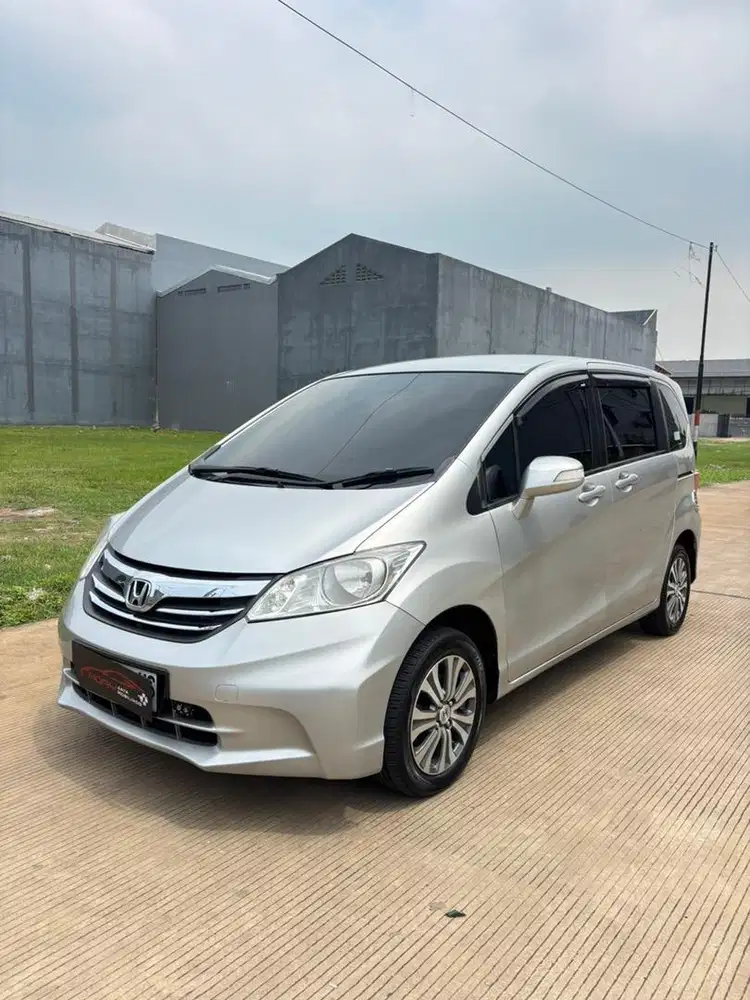 Honda Freed SD 1.5 2013 Automatic ( Silver Metalik )