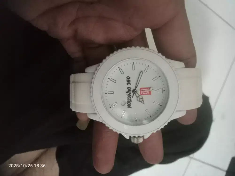 Jam One Direction - Special Edition ( Swiss Ronda ) Original dim;40mm