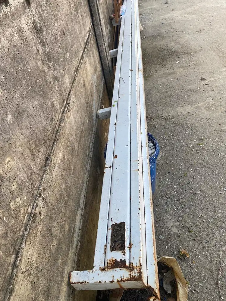 Talang Air dari kanopi rumah