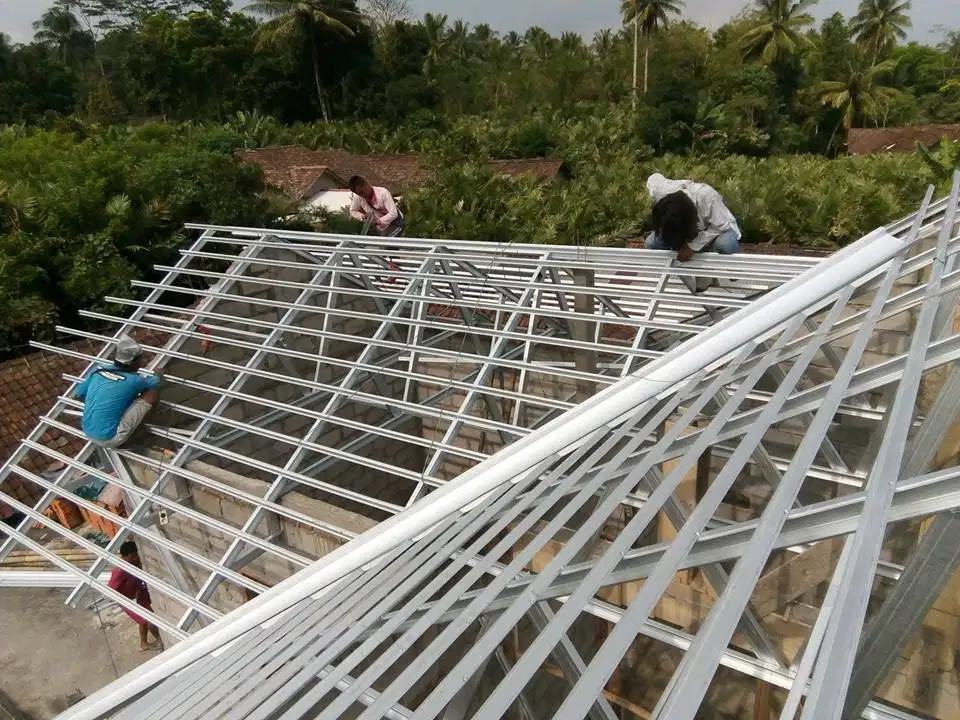 Renovasi Atap Lapuk Ganti Baja Ringan Awet Murah dan Kokoh