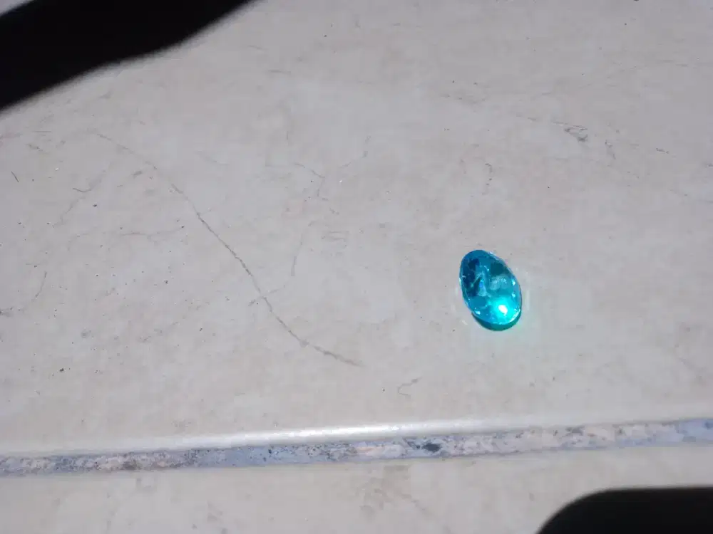 Batu perhiasan warna biru