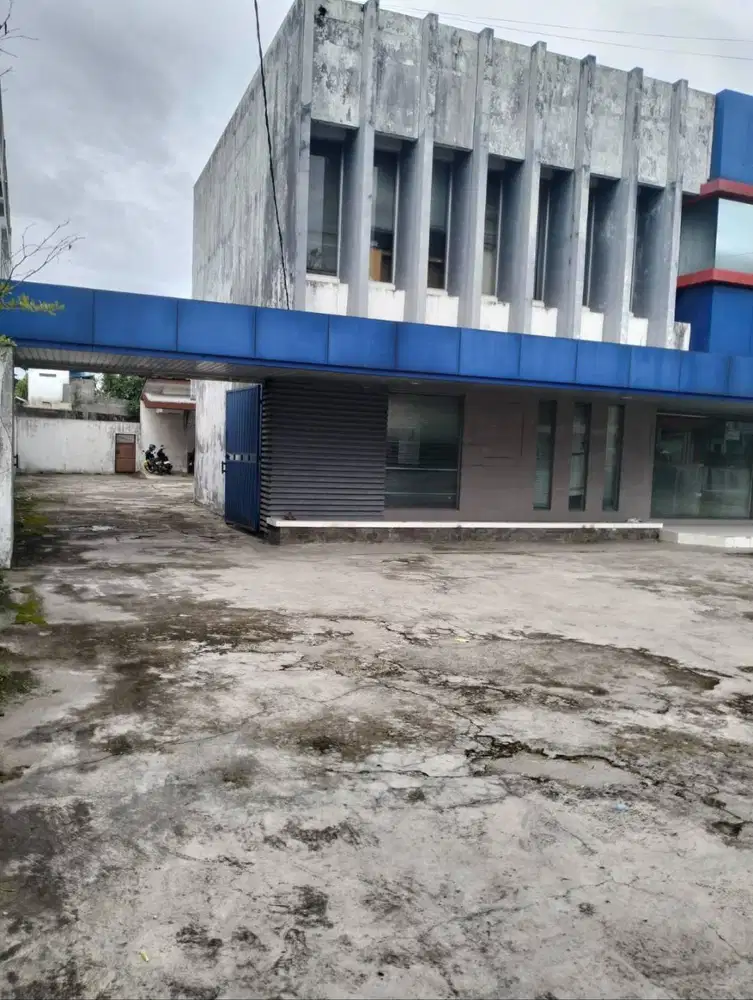 dijual di Bukittinggi strategis untuk usaha