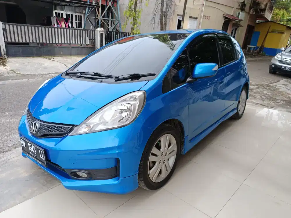 Honda jazz 2012 Nik 2011 km low super