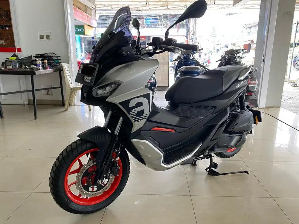 Jual Aprillia SR GT 200 Abu th 2024 km 500 seperti baru