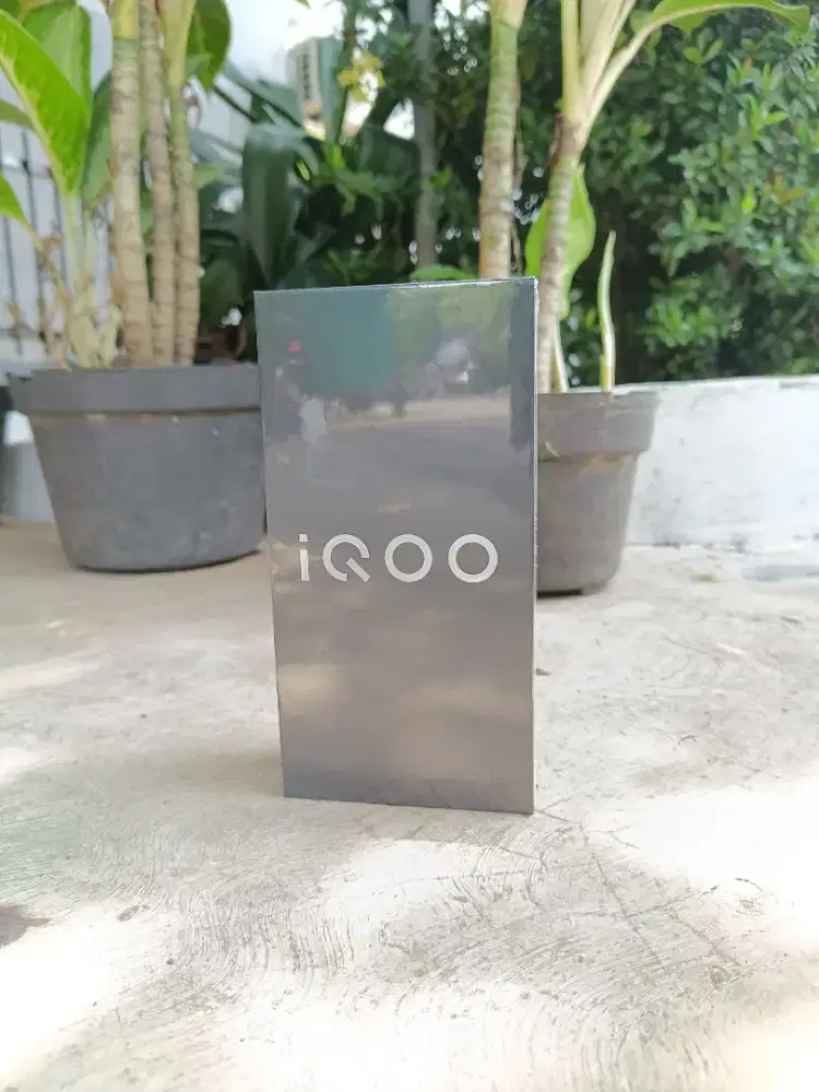 Iqoo Z10R 12/256 baru garansi resmi 1th