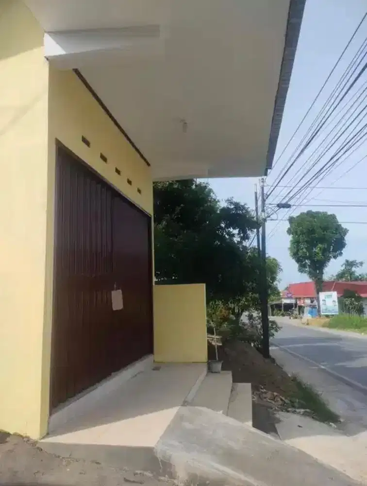 Ruko Pinggir Jalan Raya Lumin