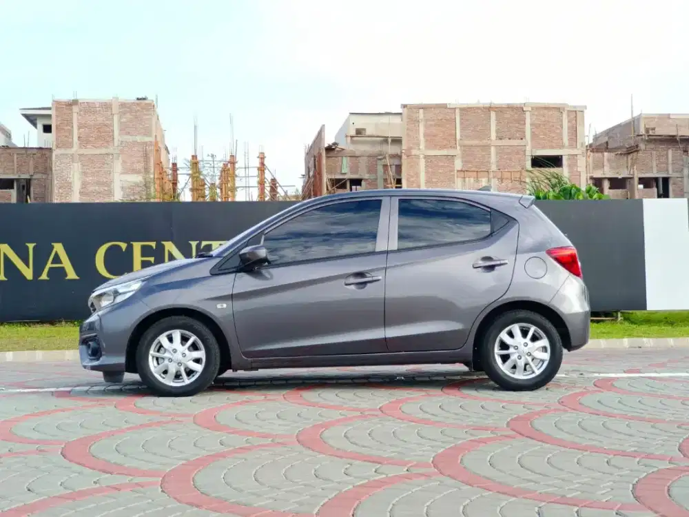 Honda Brio E Automatic 2022 Bensin Abu Metalk
