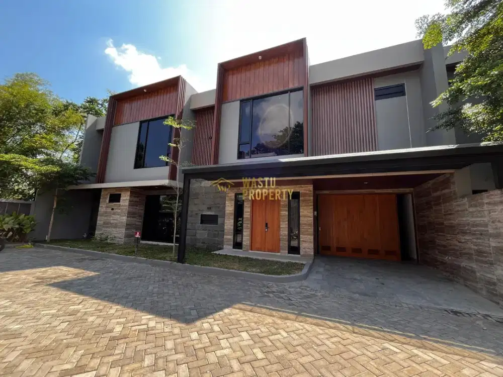 RUMAH 2 LANTAI ONE GATE DI PERUMAHAN ANVAYA, DEKAT RS. SARDJITO