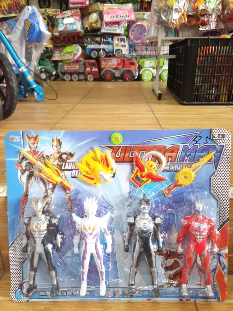 mainan anak ultramen isi 4 set acc