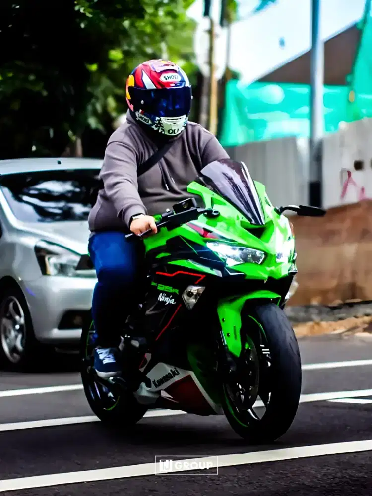 Kawasaki ZX25RR Edisi Spesial Livery KRT 2021