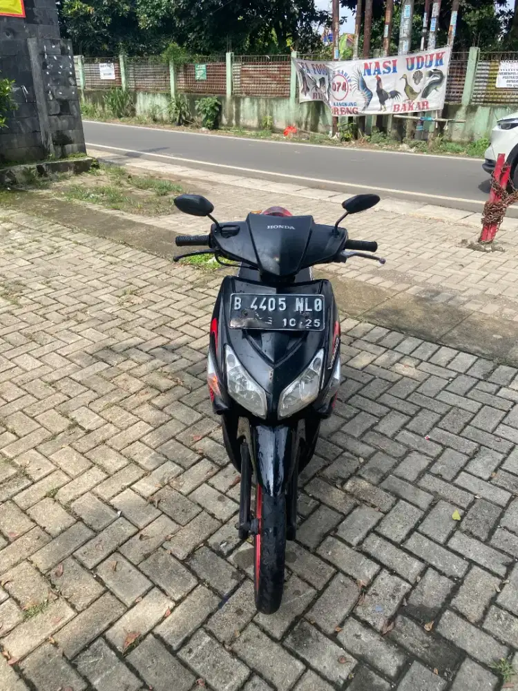 Dijual Honda Vario karbu tahun 2011 surat lengkap
