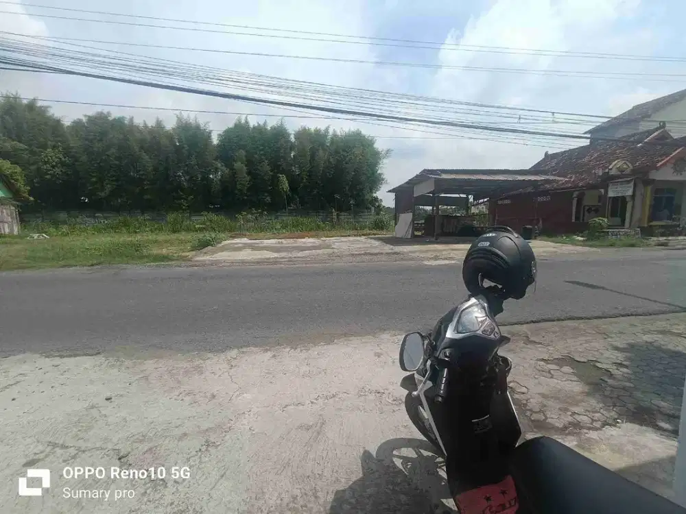 DISEWAKAN TANAH DI PINGGIR ASPAL TIMUR LAMPU MERAH MANDING JALAN PARANGTRITIS