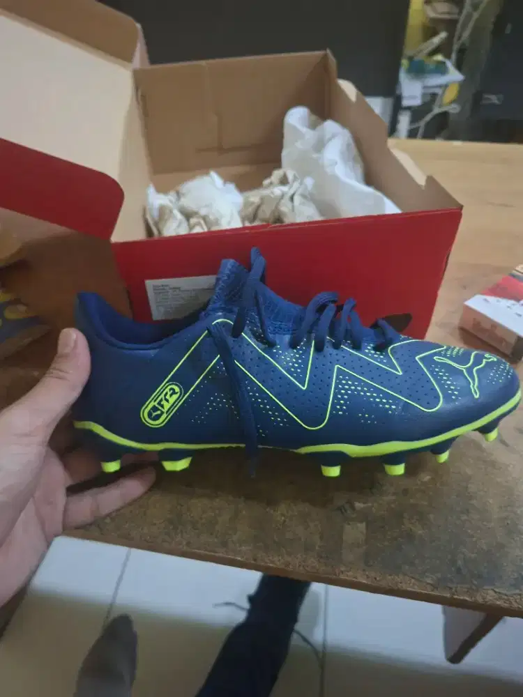 Sepatu Bola  Puma
