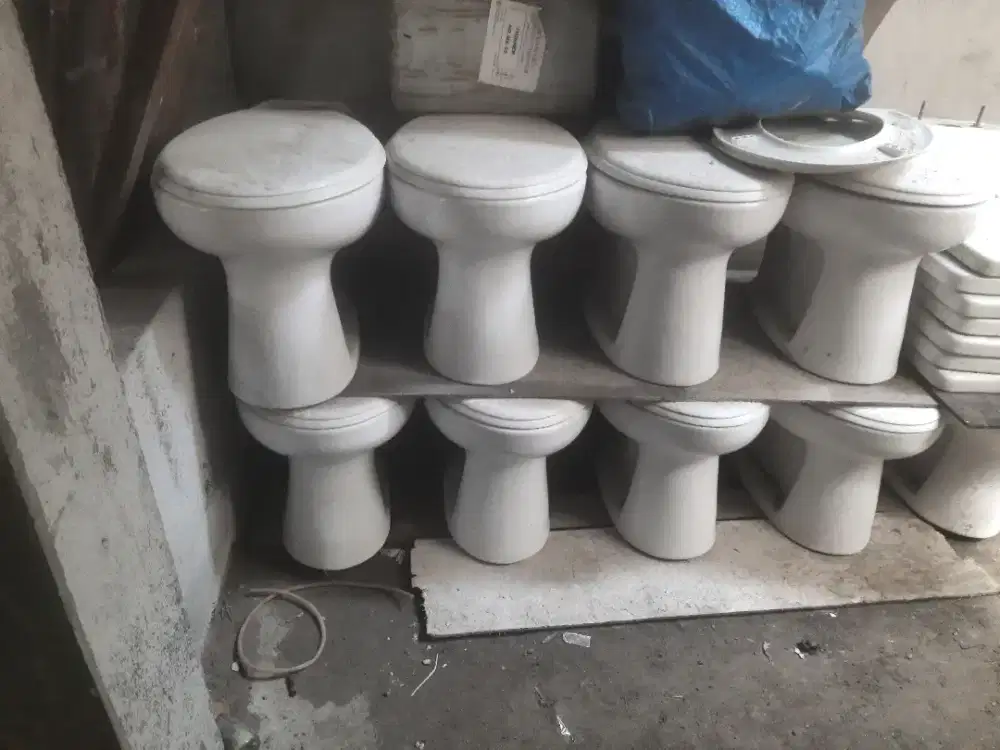 Di jual kloset dudu toto bekas