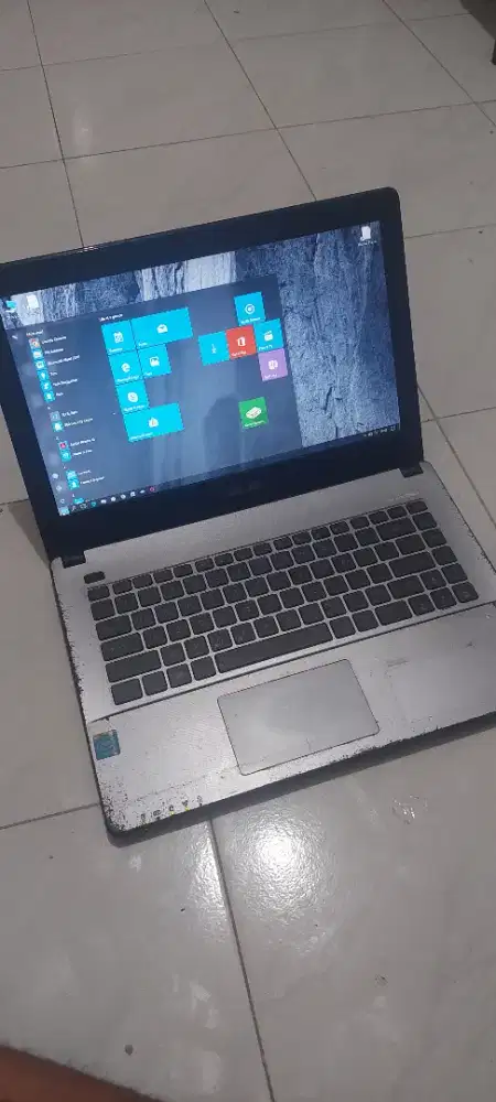 Laptop asus x450c hidup