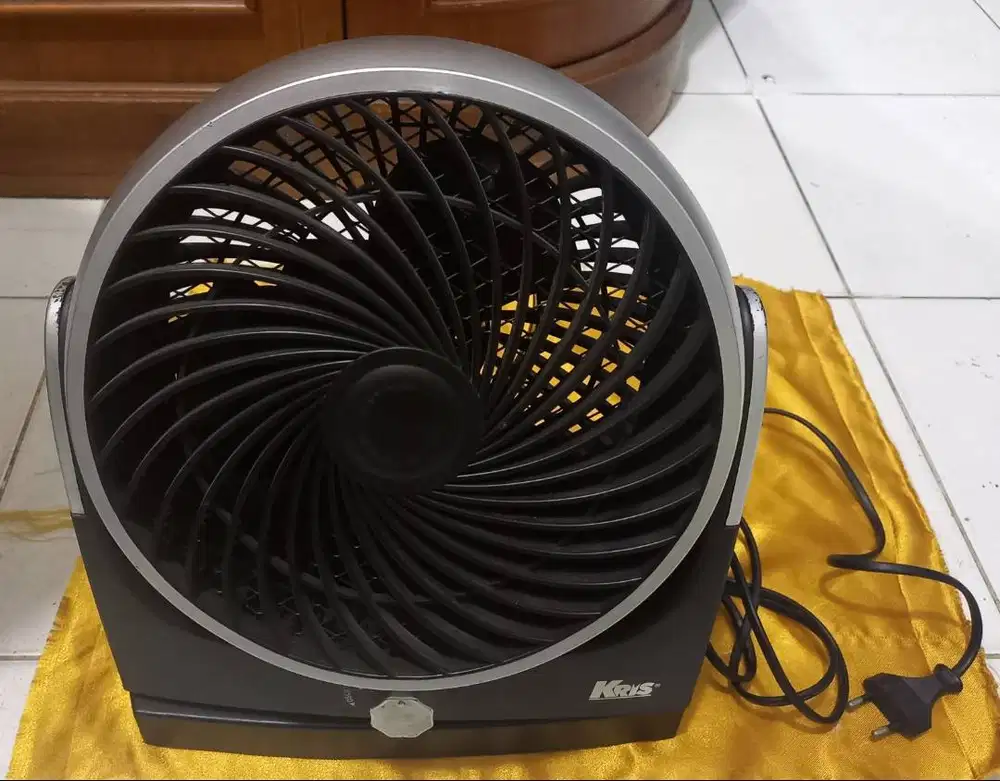 Kipas Angin Meja,Kris Model FSQ-MF09A,bagus,normal,3 Speed,murah,NET.