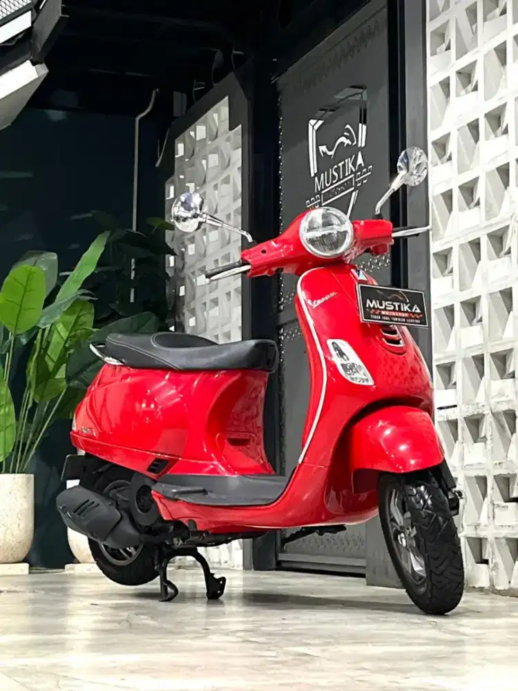 VESPA LX125 2019 - Chintia Mustika