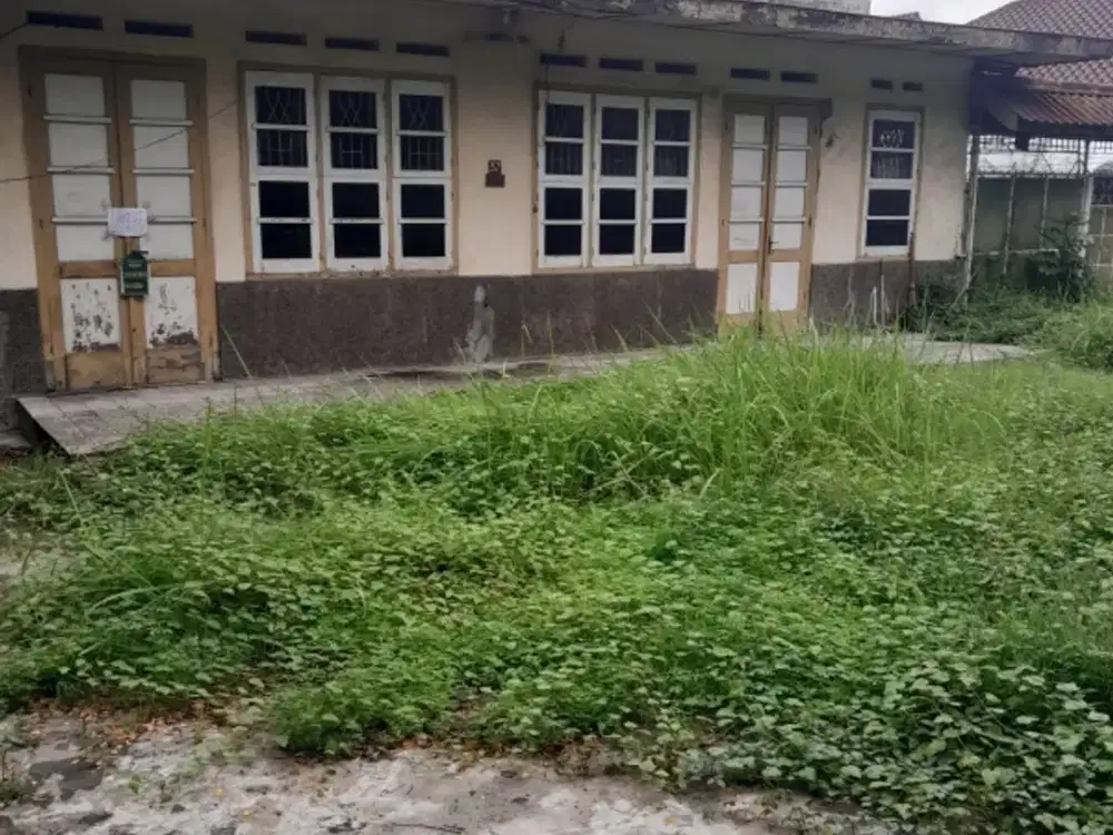 DIJUAL RUMAH HITUNG TANAH RAYA ARJUNA PUSAT KOTA SURABAY