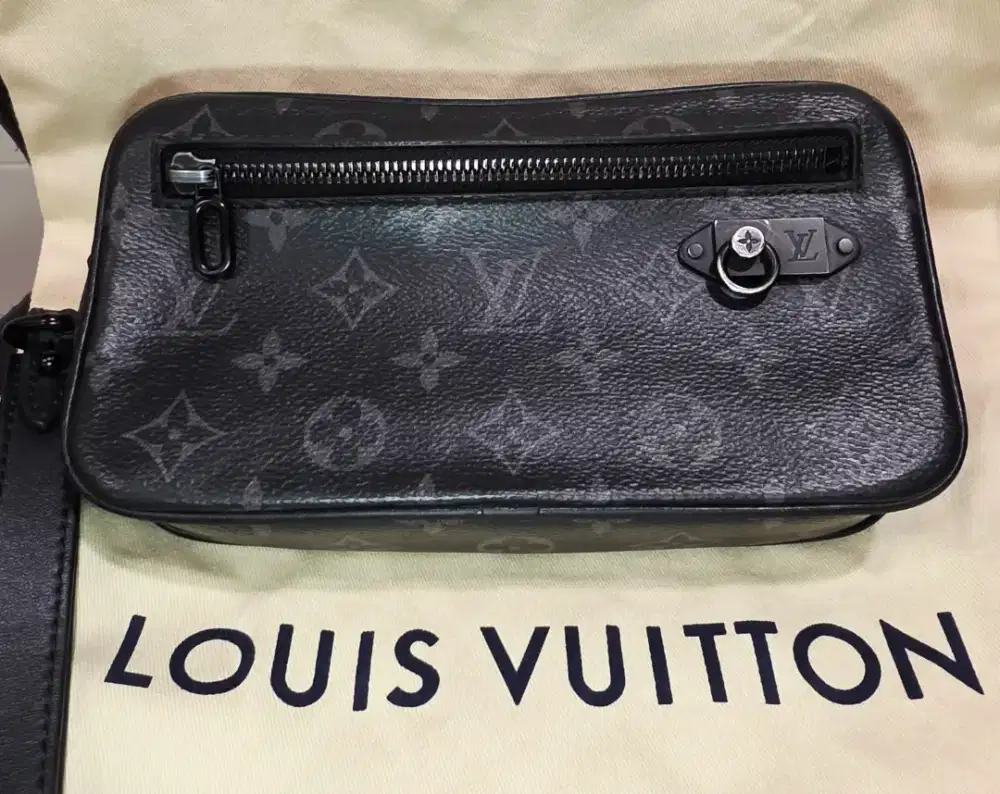 Louis Vuitton Volga Pochette
Monogram Eclipse